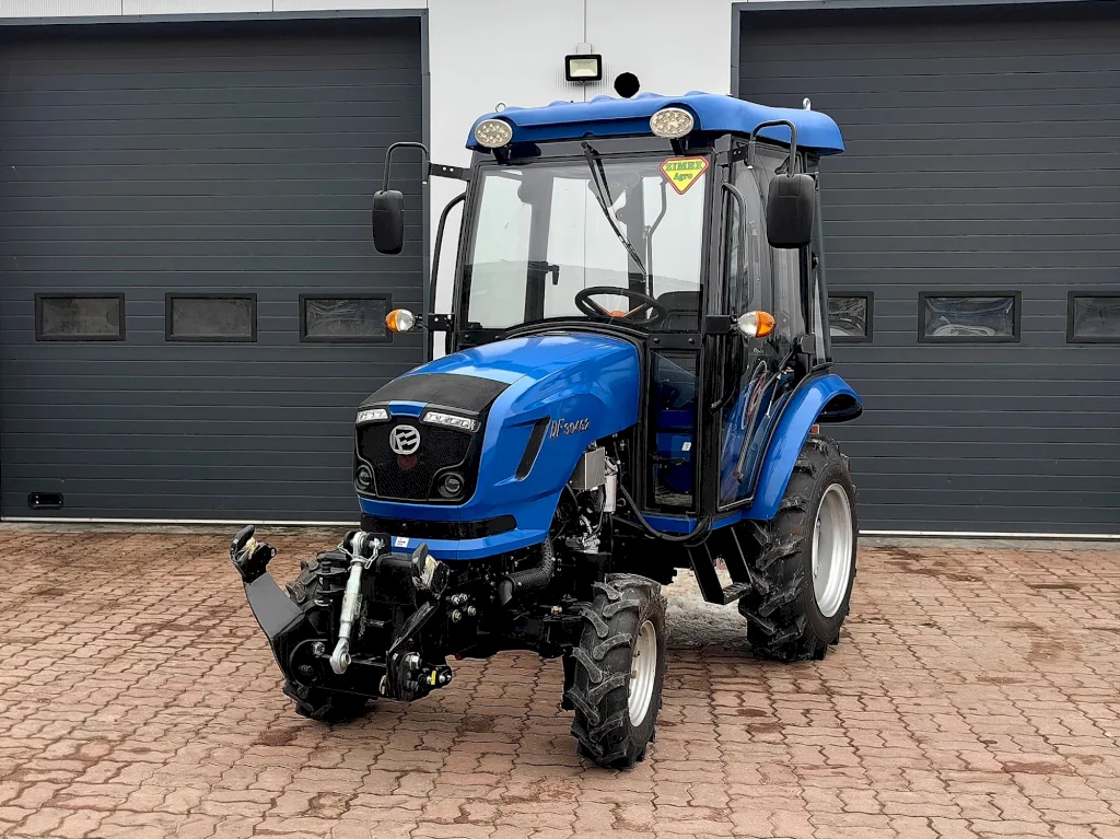 Ciągnik Rolniczy DongFeng 304 z kabiną